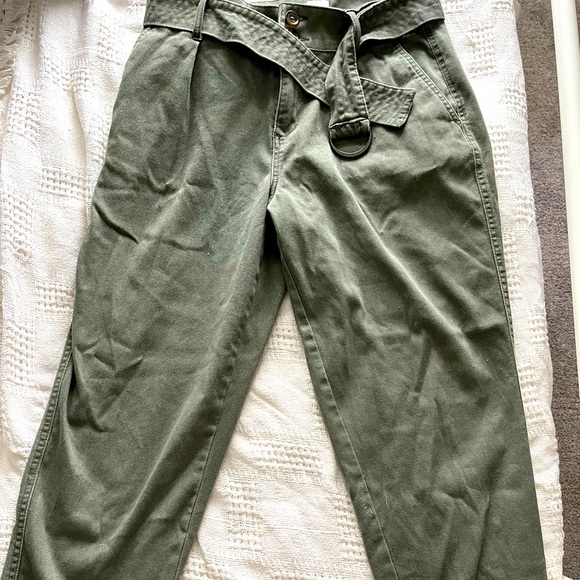 Target- A New Day army green pants with adjustable belt - Picture 4 of 4